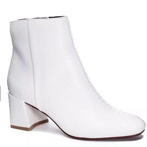 Chinese Laundry Daria White Boots/Booties - NWT - Size 9